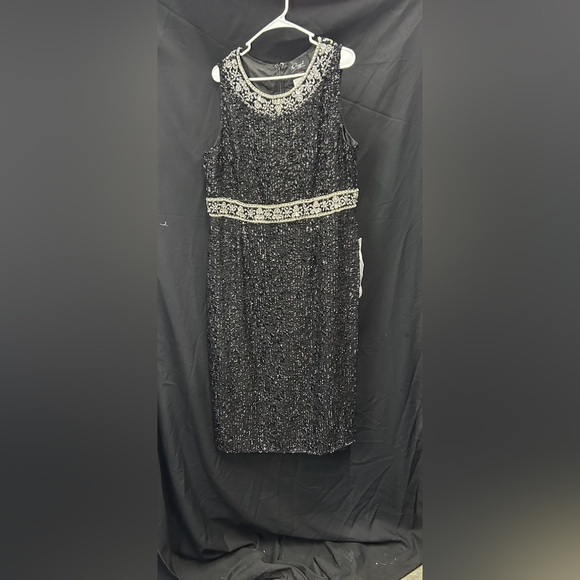 MAC DUGGAL 10739 NWOT Embellished Sleeveless High Neck Midi Dress - Picture 4 of 6